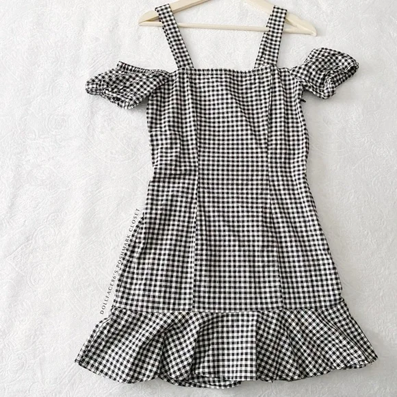 H&M Black + White Gingham Cold Shoulder Dress - Picture 3 of 15